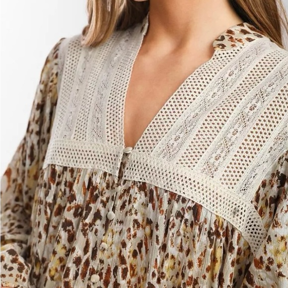 Gimmicks The Buckle Pieced Woven Lace Blouse Women’s size Small - Picture 4 of 16